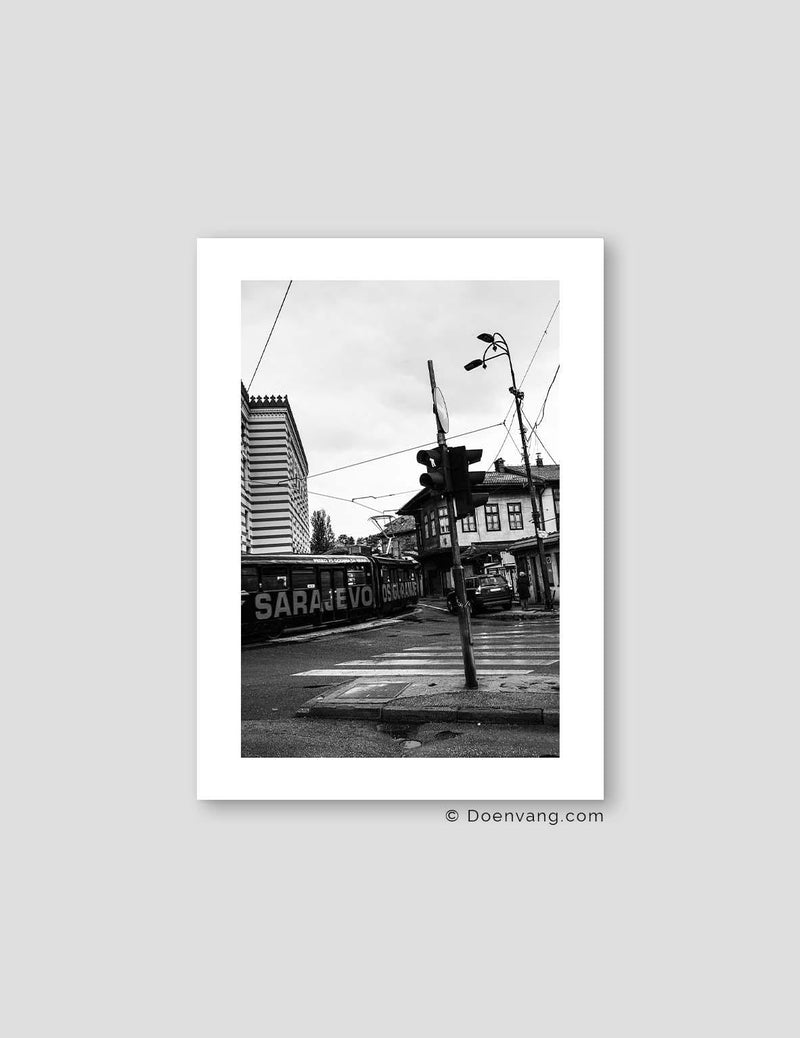 Sarajevo Tram, Black and White | Bosnia 2021 - Doenvang